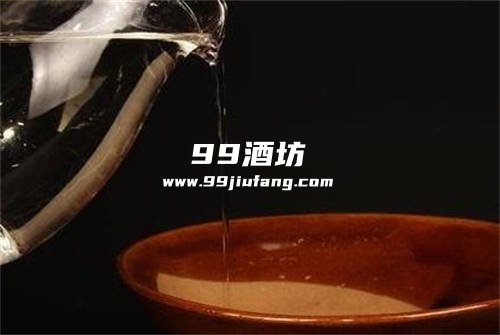 为什么白酒入口会酸涩