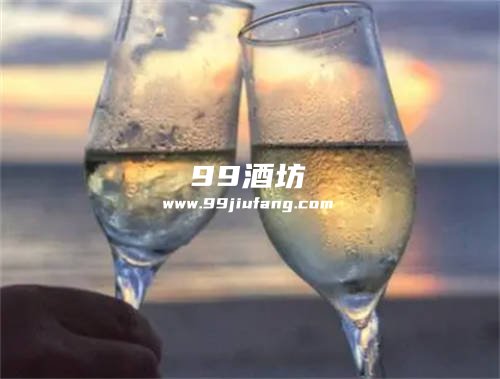 为什么白酒入口会酸涩