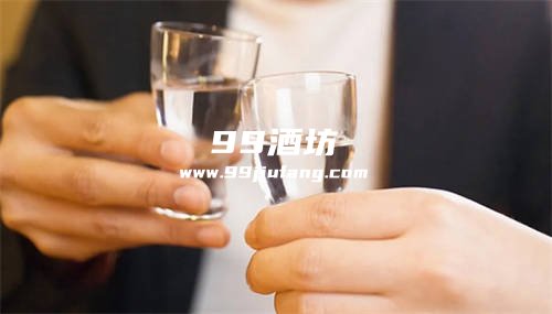 怎样鉴定白酒的香味和口感