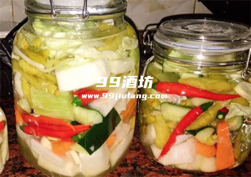 制作泡菜加白酒有什么作用