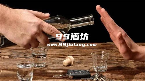 白酒和红酒哪个酸性更大