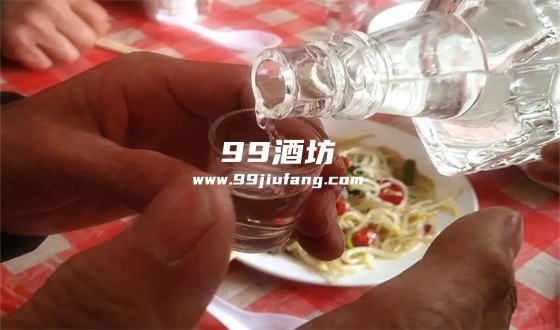 老人突然想喝白酒为什么