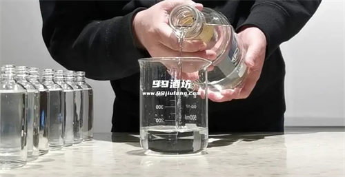 白酒怎样看是勾兑酒品