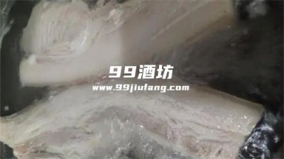 煮猪肉是放白酒还是黄酒好