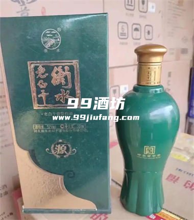 深绿瓶子的白酒是什么