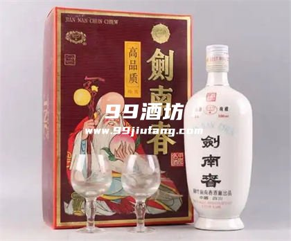 什么白酒酒瓶是老人形象