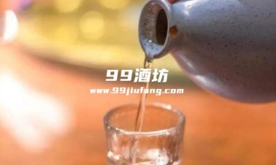 喝一口白酒后用嘴吸气还是鼻子