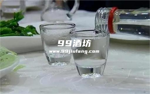 喝多少白酒会引起肝损伤