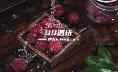 自酿白酒泡什么水果好？人久久酱酒为您介绍