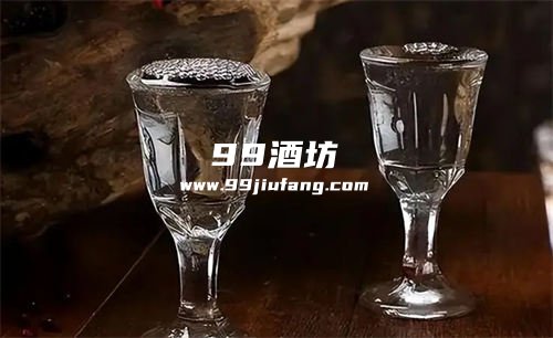 吃火锅喝白酒哪个刺激大些