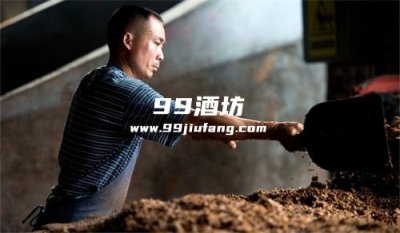 为什么酱香型白酒通常价格更高?